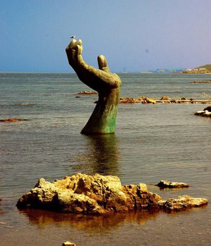 ocean_hand.jpg